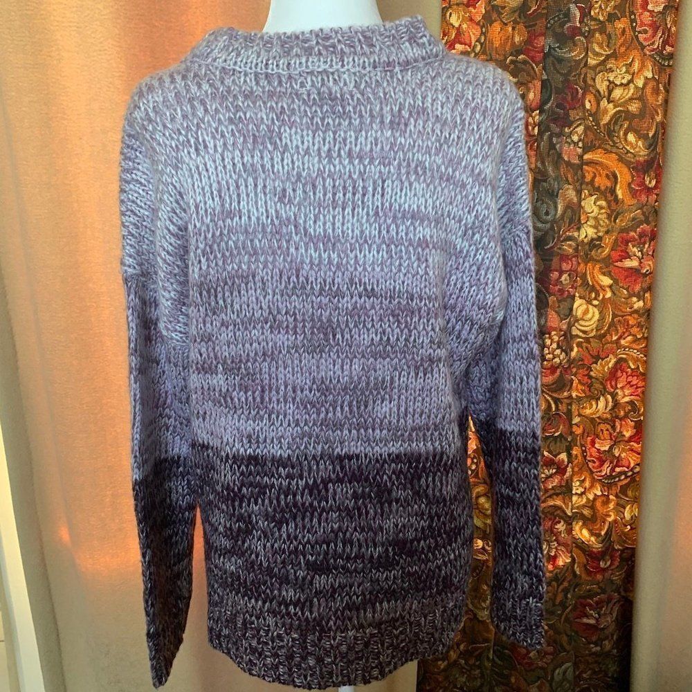 Cupio Womens Hi-Low Colorblock Crewneck Pullover - Picture 5 of 8